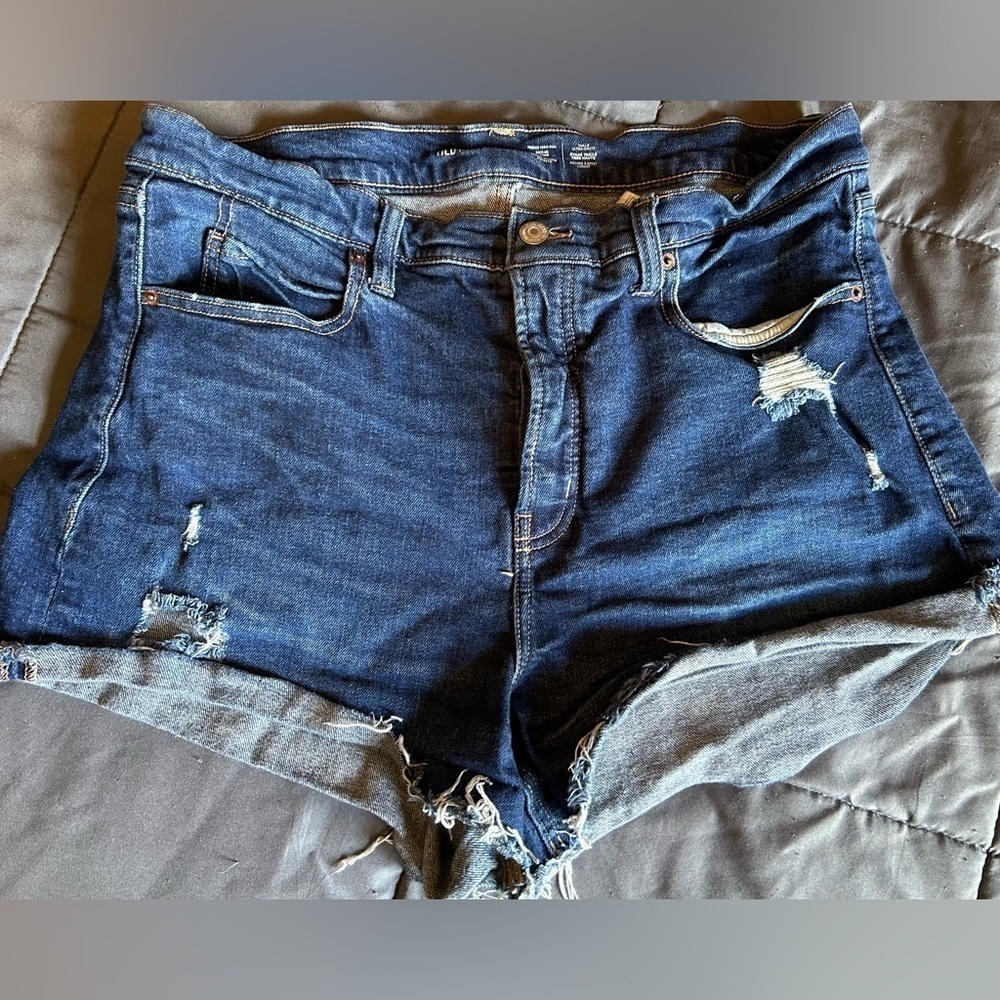 14 - Old Navy Distressed Denim Short